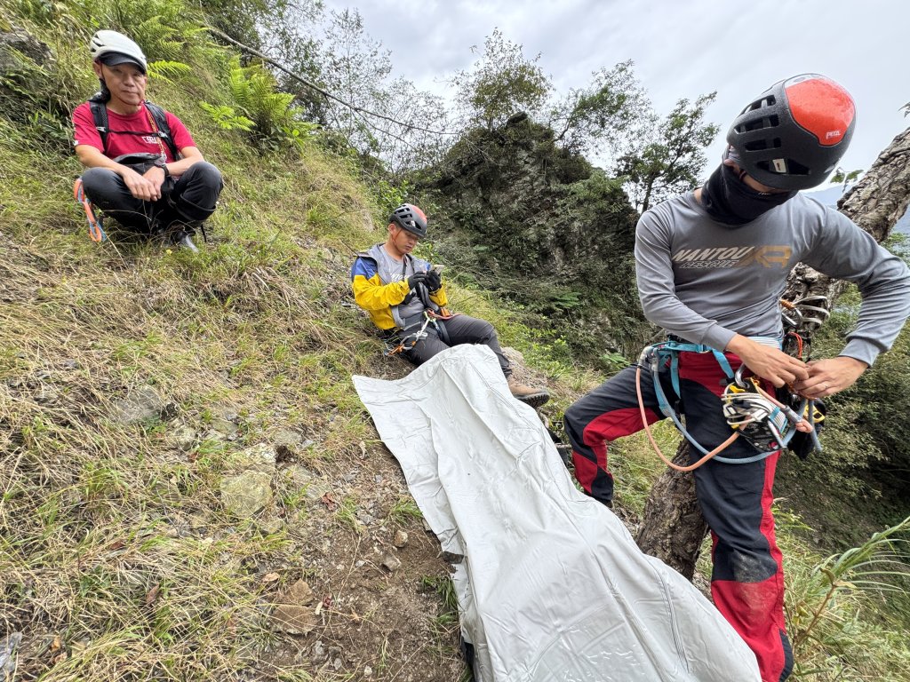 南投山難一死！-　45歲男攀郡大山墜稜線下方180公尺死亡