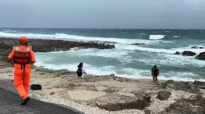 鳳凰颱風逼近 南部海巡啟動防颱整備 籲民眾遠離海邊確保安全