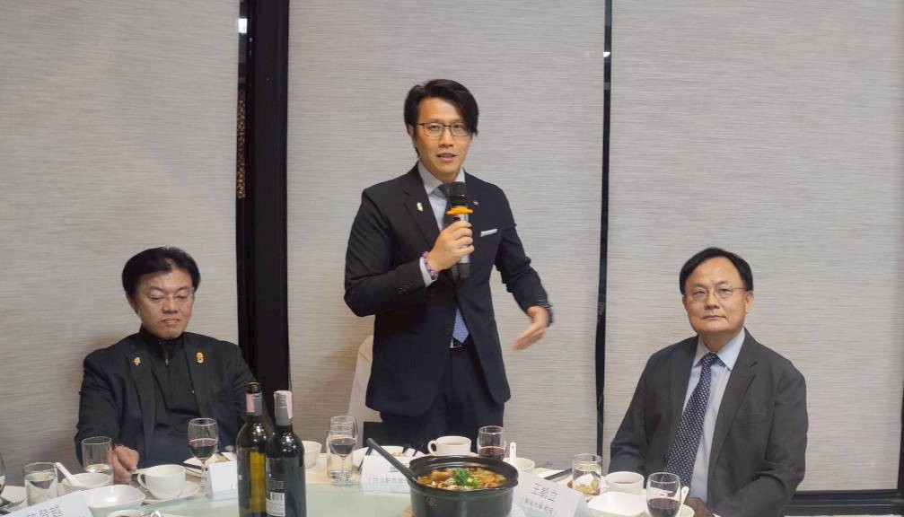 東海易三倉雙聯碩士正式開課 十七位台灣企業領袖曼谷重返校園 35 S 95191073