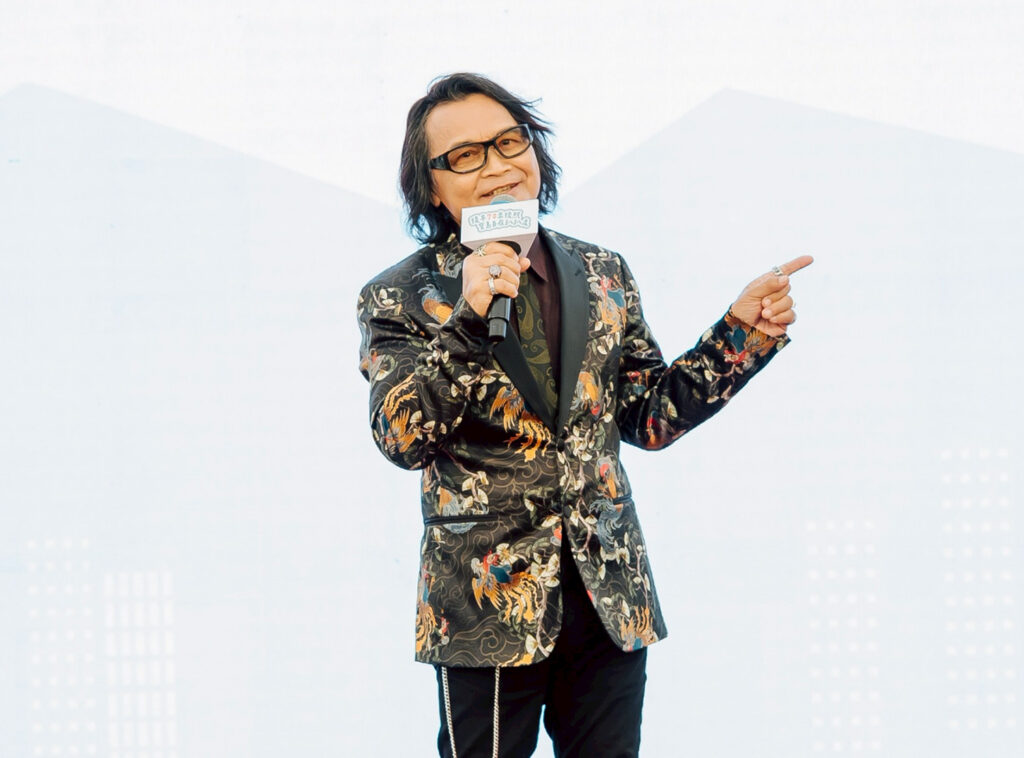 雙金歌王出馬!沈文程代言交通部高齡換照新制 帥氣載部長登場 36 6bcc4239 4315 4702 9f0a c5a4b8feab08 0 1024x758 1