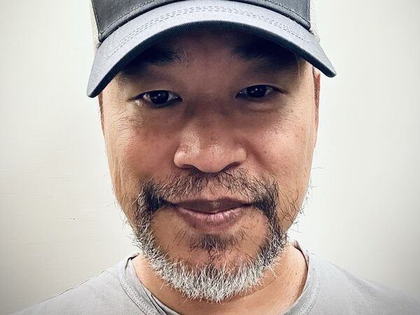 黃立成生日祝大家都能發財,不要破產清算。(圖/翻攝X)