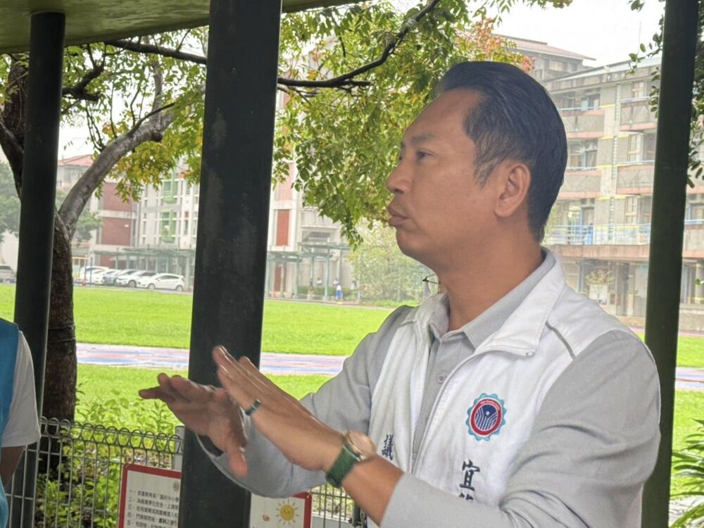 張勝德憂客運9028線虧損年底將停駛 點名陳俊宇、吳宗憲關心 202 張勝德憂客運9028線虧損年底將停駛 點名陳俊宇、吳宗憲關心 201