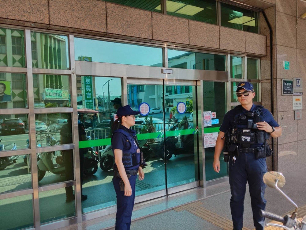 普發1萬元將登場 台南警加強金融機構與超商巡守 211 cnews204251110a08
