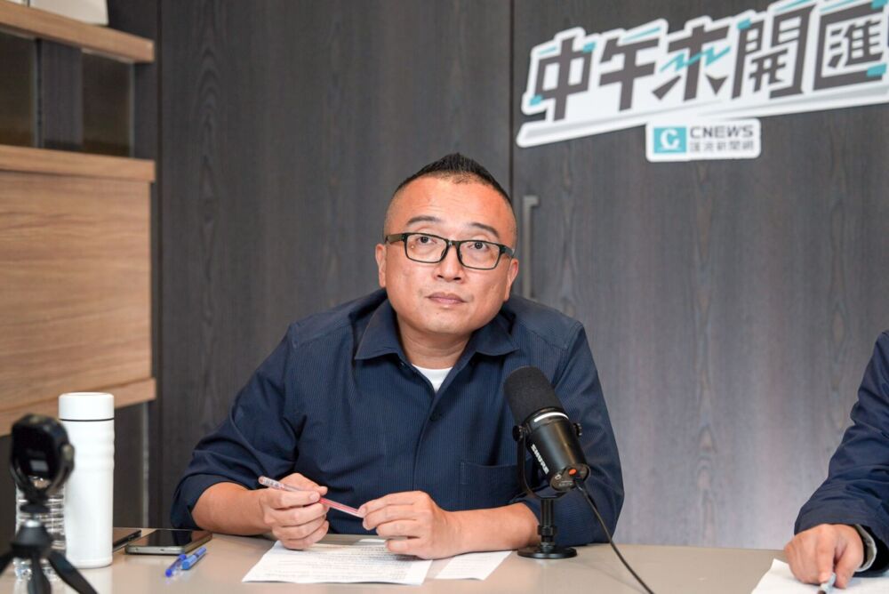 中午來開匯/指立法院民進黨團提議將苛扣款項「發全民」 周榆修批:神是你鬼是你、搶糧苦孩子 232 中午來開匯/指立法院民進黨團提議將苛扣款項「發全民」 周榆修批:神是你鬼是你、搶糧苦孩子 231