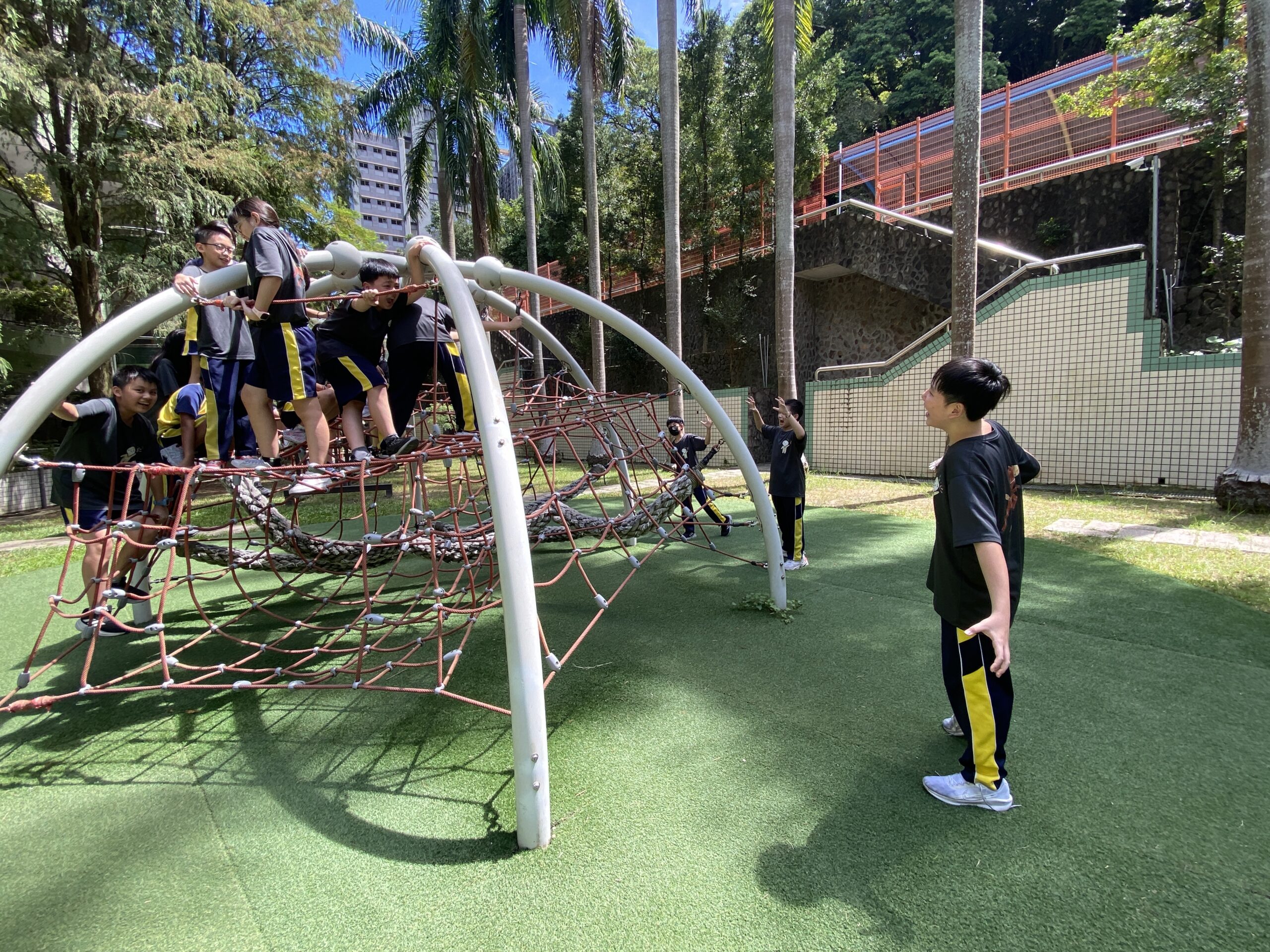 遊樂設施也能當教具!自強國小用創意「玩出」環境教育劇場 669428 0 scaled