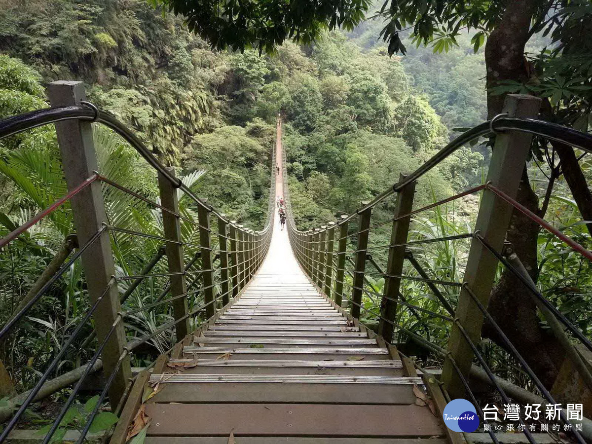 竹山天梯吊橋預計明年重開放。（縣府提供）