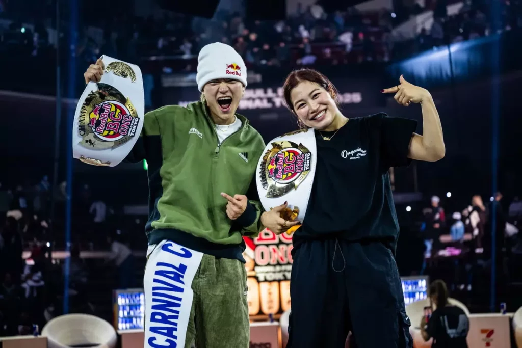 _Red Bull BC One 世界總決賽地主英雄 B-Boy Issin、B-Girl Riko 創紀錄包攬雙冠。（Red Bull提供）
