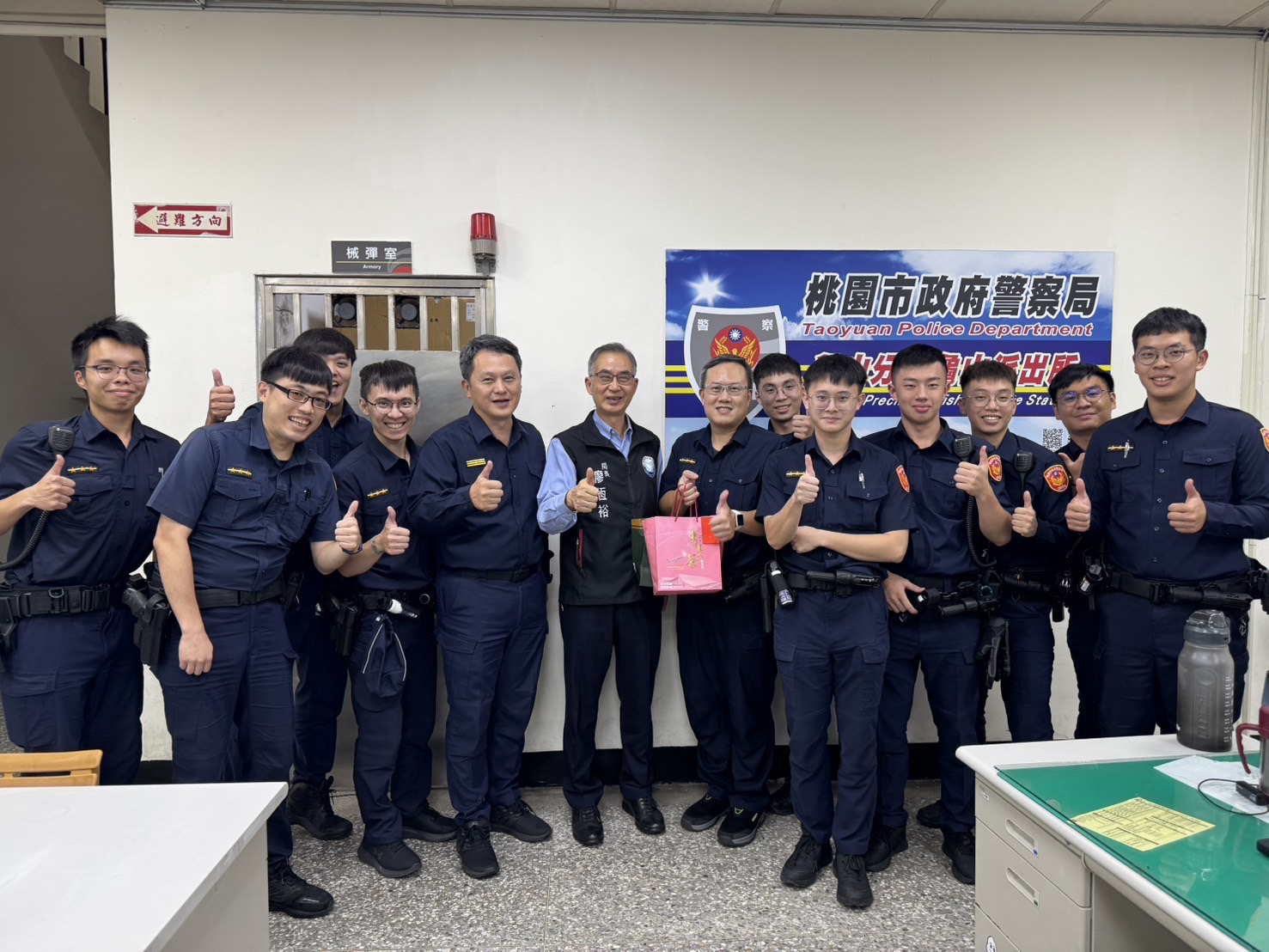 鳳凰來襲!桃警長廖恆裕慰勤基層 強調治安、防災與同仁安全並重 S 402169922
