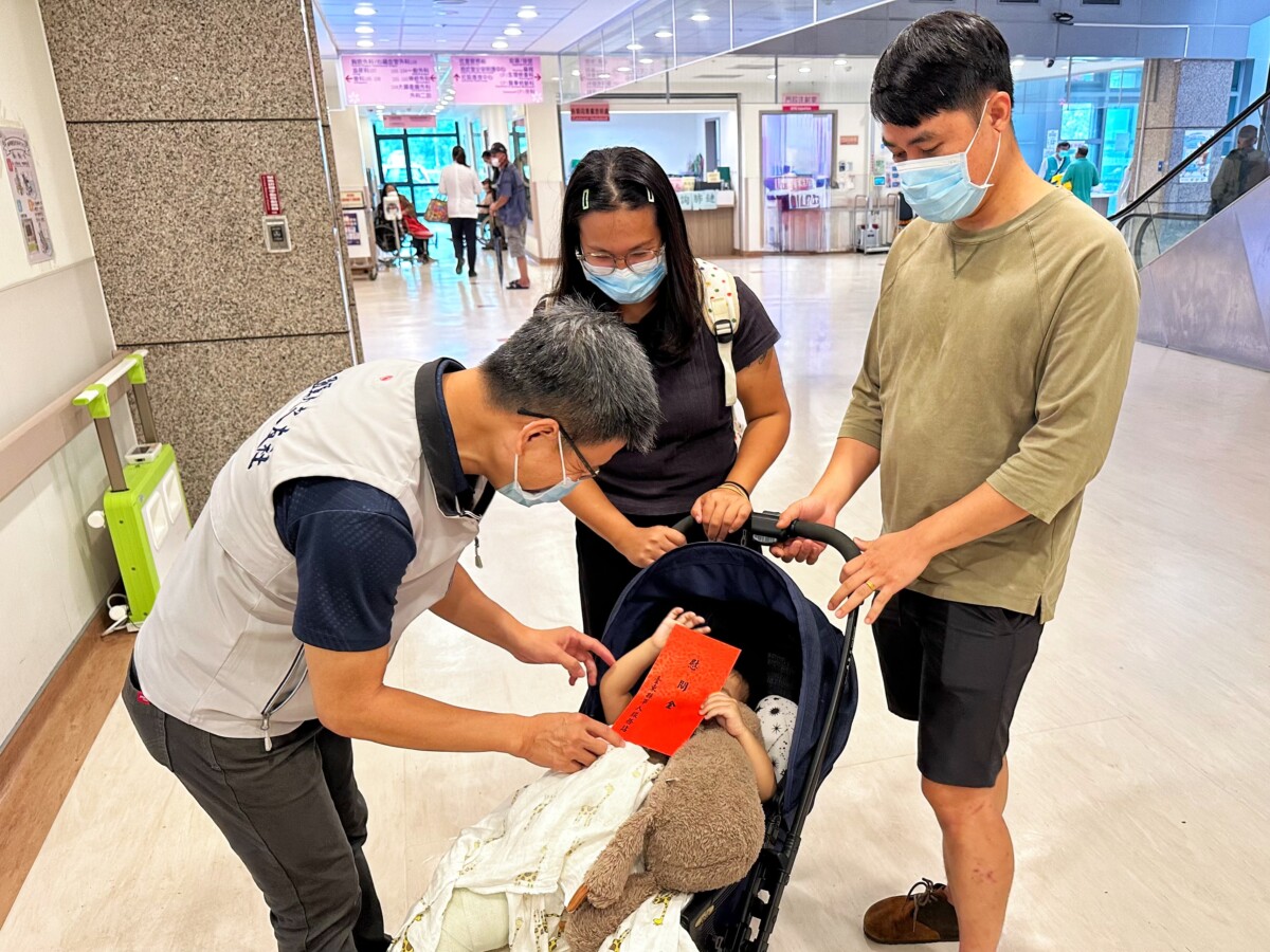 ▲空軍第七修護補給大隊摩卡伊上士家屬車禍慰問。