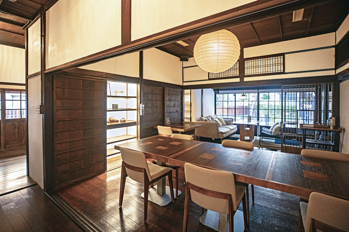 戴炎輝寓所由餐飲業者進駐,以新功能延續歷史記憶。(攝影/王漢順)