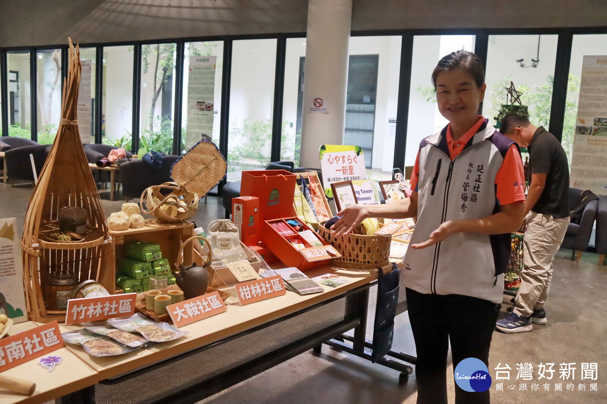延正等多個社區展示成果。(記者扶小萍攝)