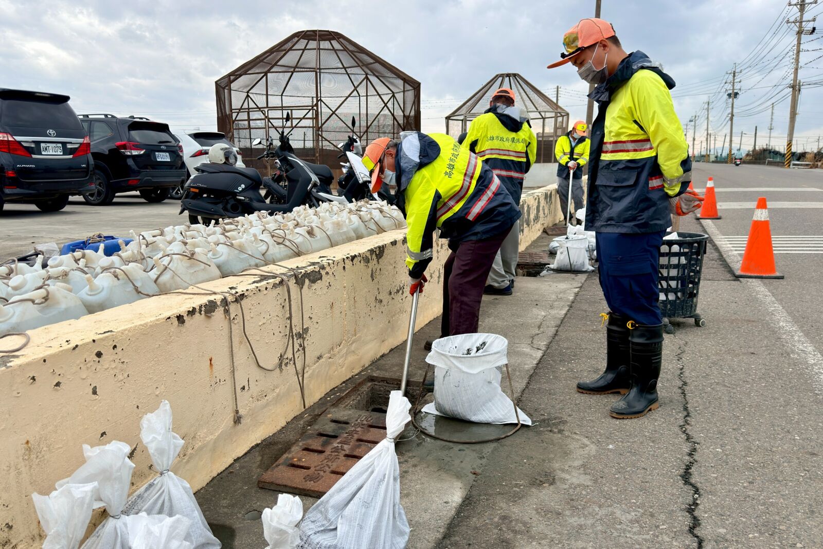 嚴防豪雨強風 陳其邁視察整備永安北溝排水系統 192 嚴防豪雨強風 陳其邁視察整備永安北溝排水系統 191