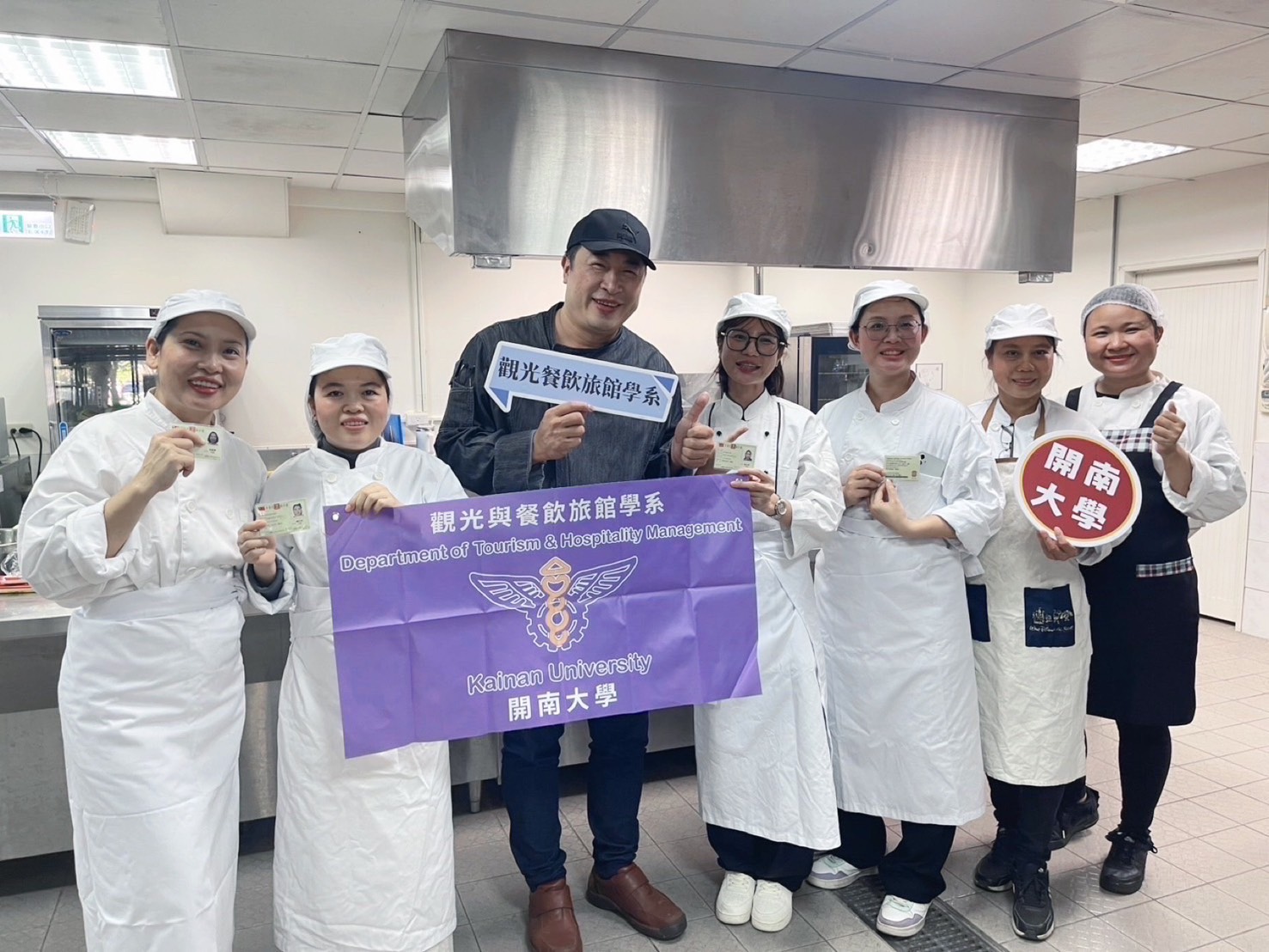 克服語言障礙!開南大學越籍生考取烘焙證照 展現跨國教育成果 S 34005053 0