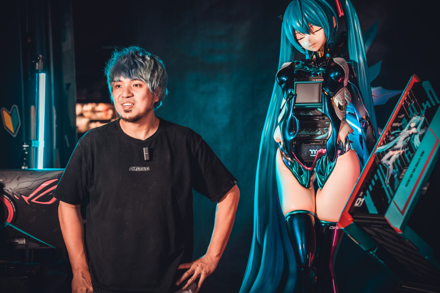 台灣手作第一 YouTuber 黃小潔 打造全球首台 1:1 初音電競主機!(圖/黃小潔 提供)