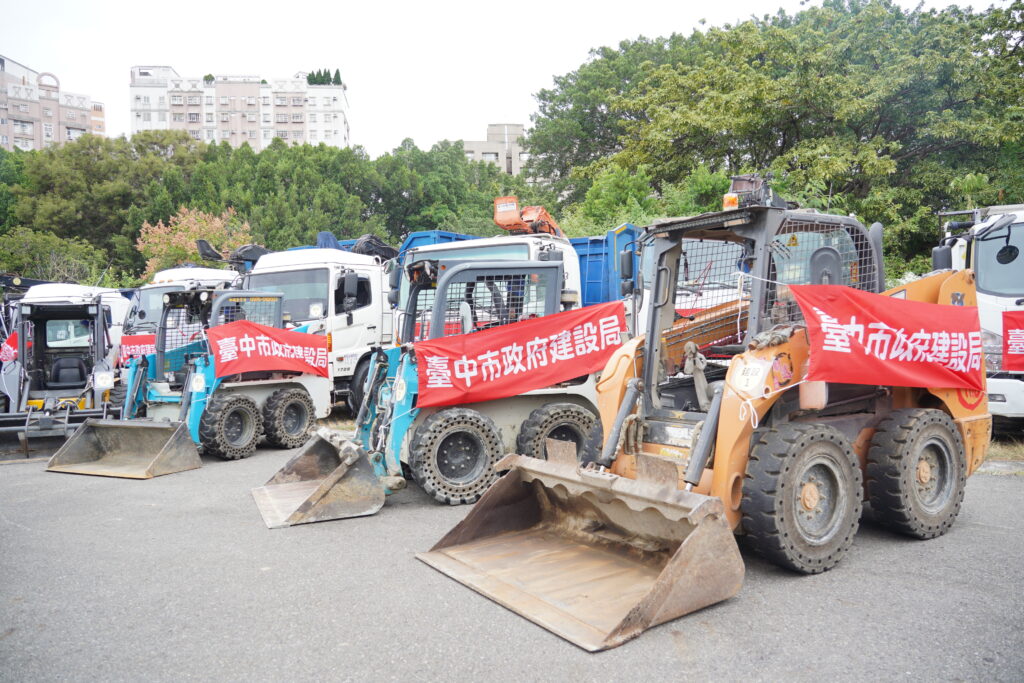 颱風「鳳凰」釀災 「救災台中隊」馳援宜蘭蘇澳 32 %E5%90%8C%E5%B3%B6%E4%B8%80%E5%91%BD %E6%95%91%E7%81%BD%E5%8F%B0%E4%B8%AD%E9%9A%8A %E9%A6%B3%E6%8F%B4%E5%AE%9C%E8%98%AD%E8%98%87%E6%BE%B3 %E7%9B%A7%E5%B8%82%E9%95%B7%E6%8C%87%E7%A4%BA %E5%85%A8%E5%8A%9B%E5%8D%94%E5%8A%A9%E7%81%BD%E5%8D%80%E9%9C%80%E6%B1%82