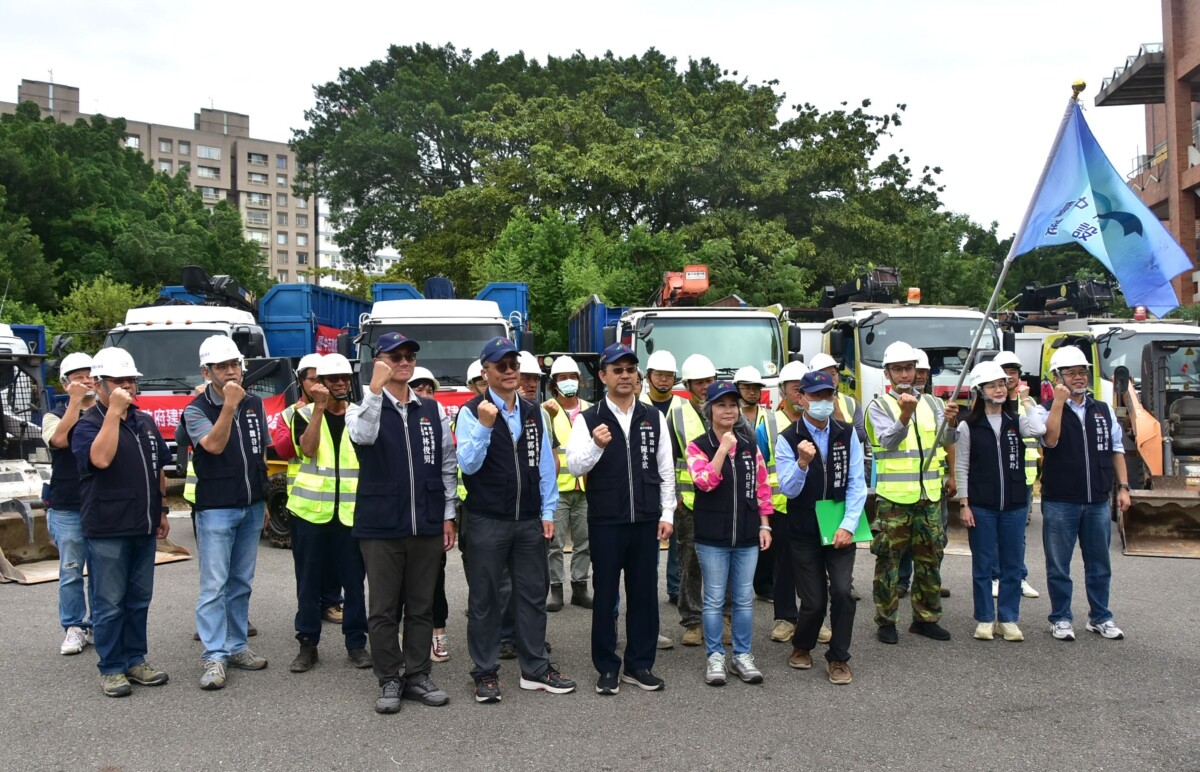 ▲「救災台中隊」今(13)日上午於建設局崇倫苗圃集結出發。(圖/中市府提供)