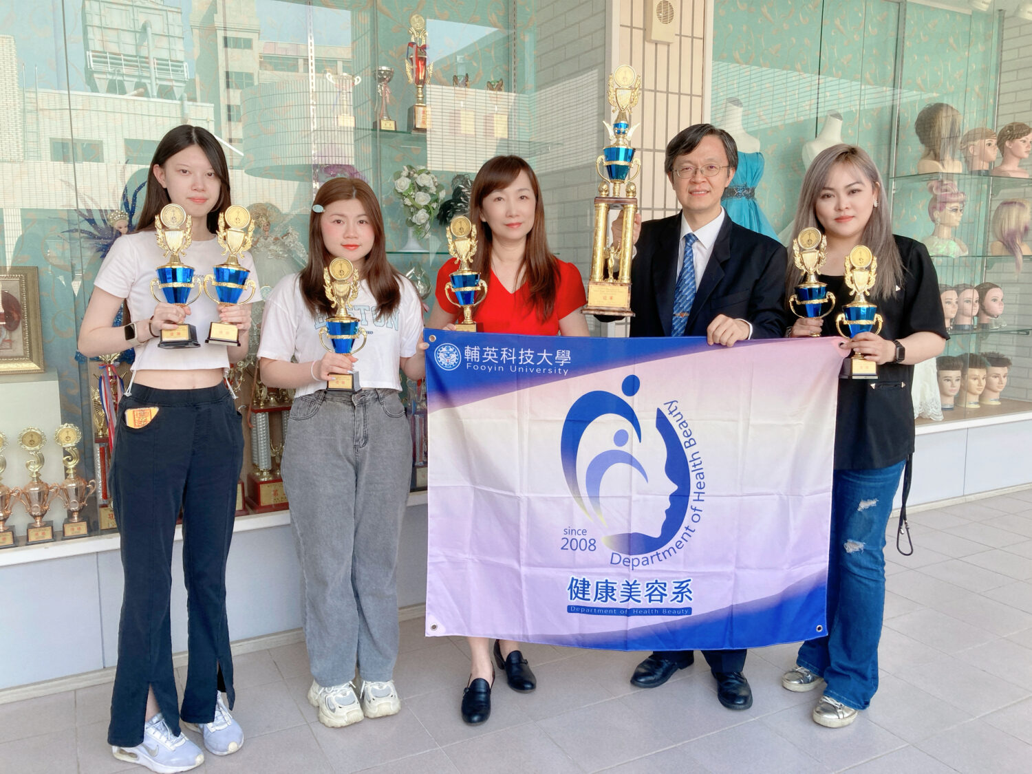 輔英科大健康美容系勇奪亞太國際賽金牌 展現師生美業耀眼實力