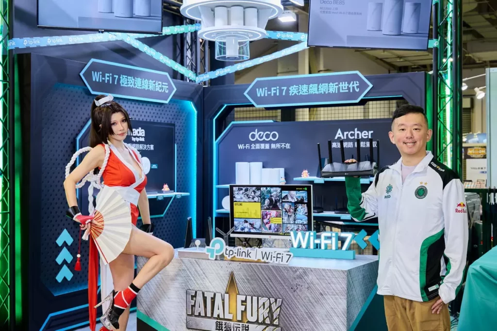 TP-Link與《餓狼傳說City of the Wolves》跨界合作,攤位融入多項元素,打造沉浸式格鬥專區。