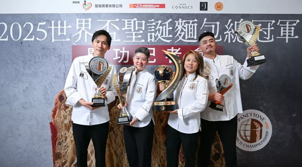 陳詩絜(右2)出任台灣隊總教練,賴怡君(左2)、蔡約群(左1)和楊世均(右1)擔任選手,在2025世界盃聖誕麵包大賽贏得總冠軍。(慧強實業有限公司、I love Italy by Giovanna 提供)