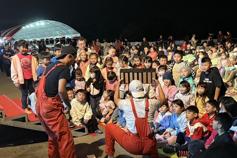 成功整合苗栗風箏文化美食活動 余文忠揭3日遊客破10萬活絡地方經濟 248 成功整合苗栗風箏文化美食活動 余文忠揭3日遊客破10萬活絡地方經濟 247