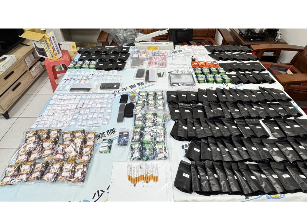 超萌緝毒犬立功 警破獲毒品大盤商搜索倉庫全靠牠 258 cnews204251113a09