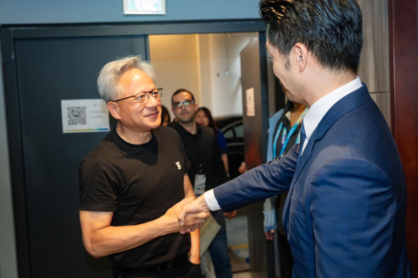 王義川質疑輝達北士科案 戴錫欽嗆陳舊思維、葉向媛諷難道總統也圖利 240 王義川質疑輝達北士科案 戴錫欽嗆陳舊思維、葉向媛諷難道總統也圖利 239