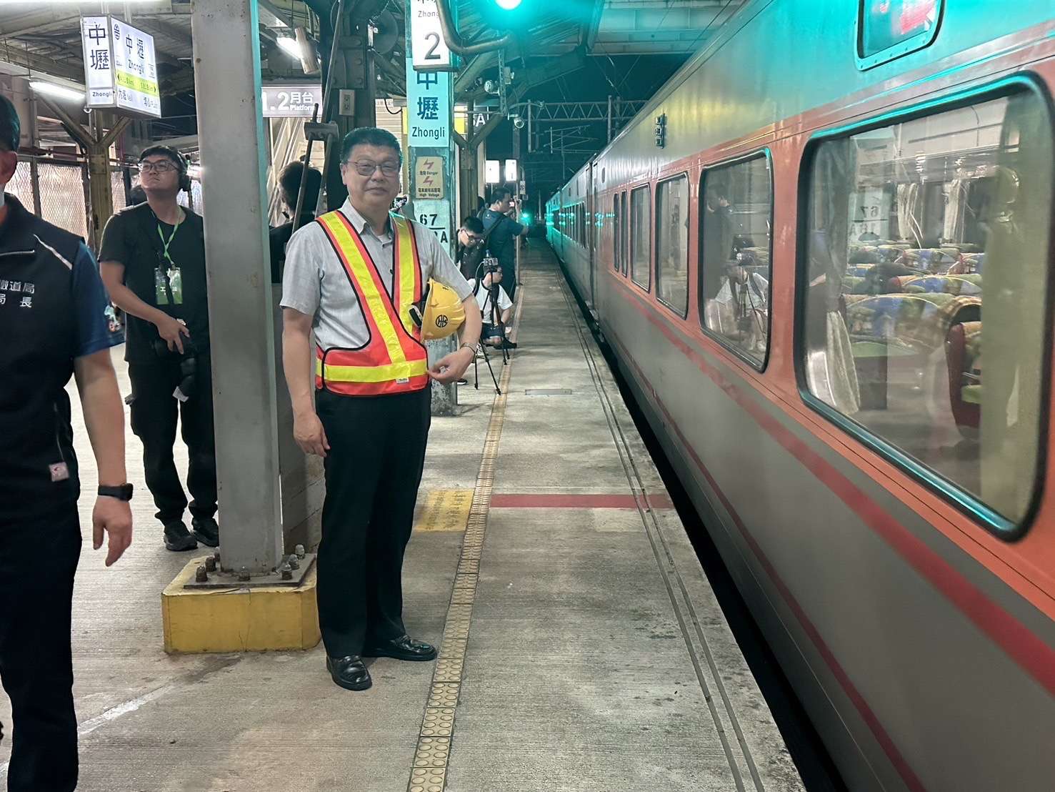 鳳凰颱風降熱帶性低氣壓 台鐵「除1線外」全線恢復正常行駛 S 45359227 0