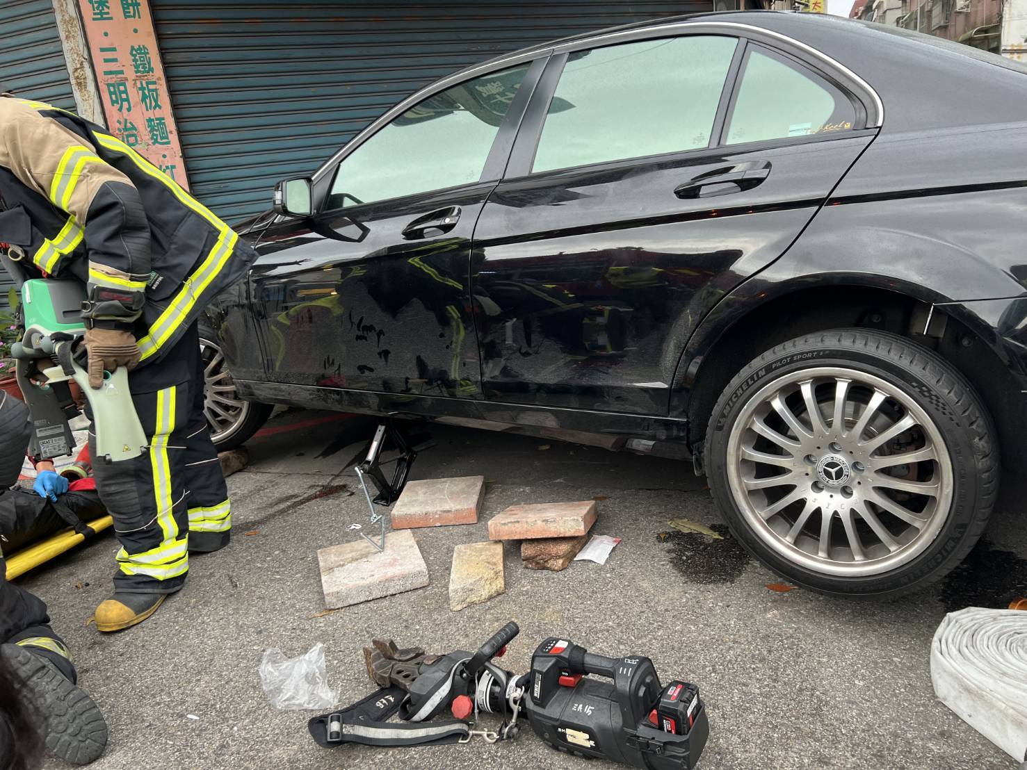 桃園騎士遭左轉轎車猛撞身亡 網急尋行車紀錄器找真相 2362189 0