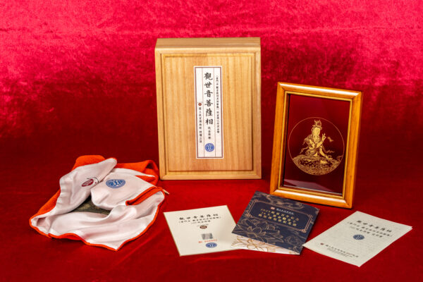 作品以明代宮廷《普門品》為原典,融合蒔繪、丹後縐綢與西陣織工藝。圖/出品團隊