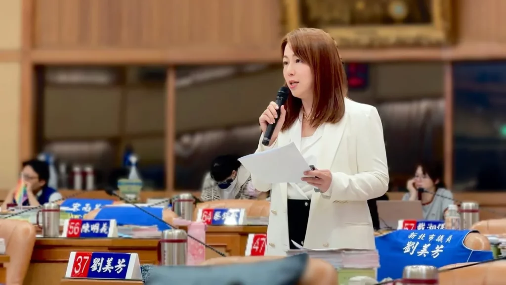 針對民眾陳情指出後巷汙水管工程接管過程出現不當收費與疑似威脅行為，新北市議員劉美芳今（14）日在議會115年度預算總質詢中，嚴正要求市府釐清工程預算編列與實際執行情況