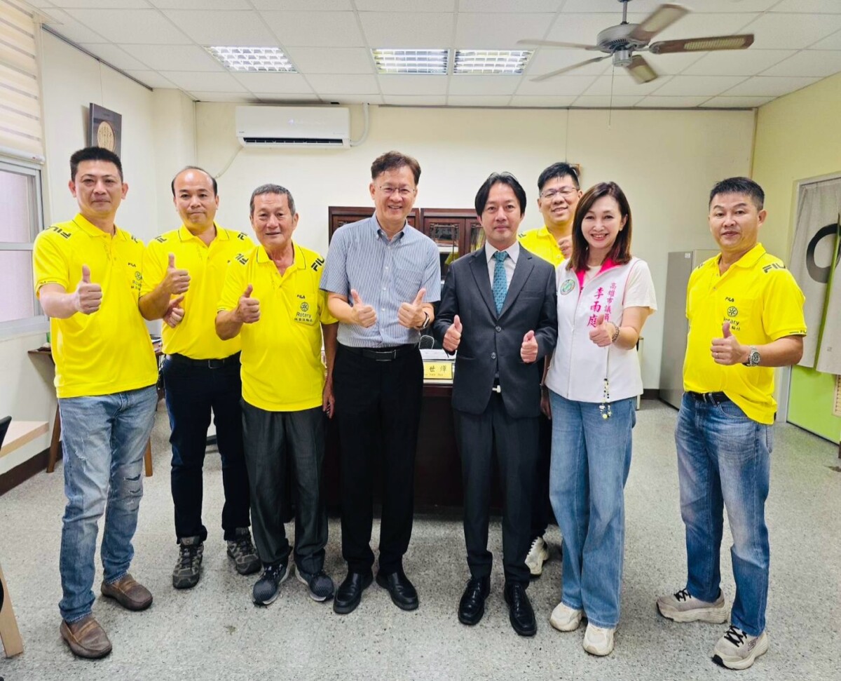 ▲37份祝福、37個夢想!李雨庭議員見證這份暖心感謝,林園扶輪社攜手在地助學溫暖升級。