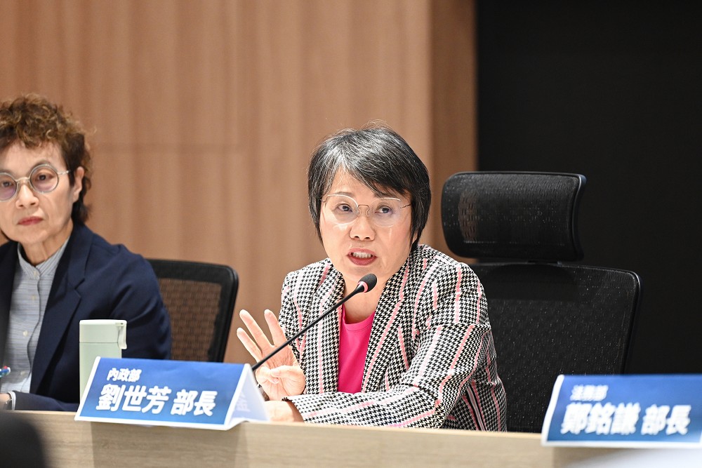 花蓮縣府撤銷鄧萬華解職處分　內政部：地方無另行解釋空間 247