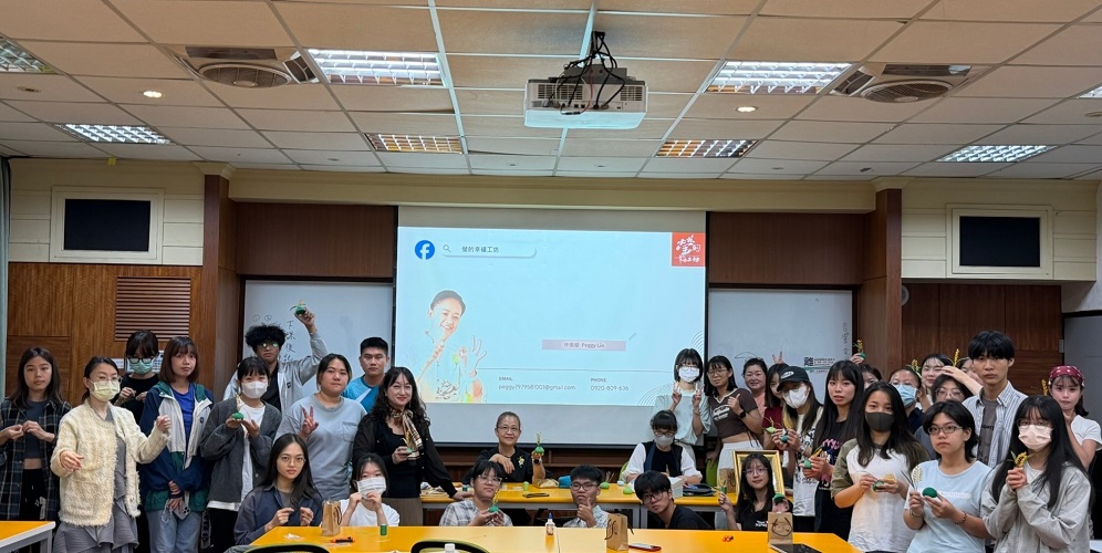 ▲雲科大學程引導跨文化工藝探索,資深傳承者與產業實踐打造文資經理人。(記者劉春生攝)