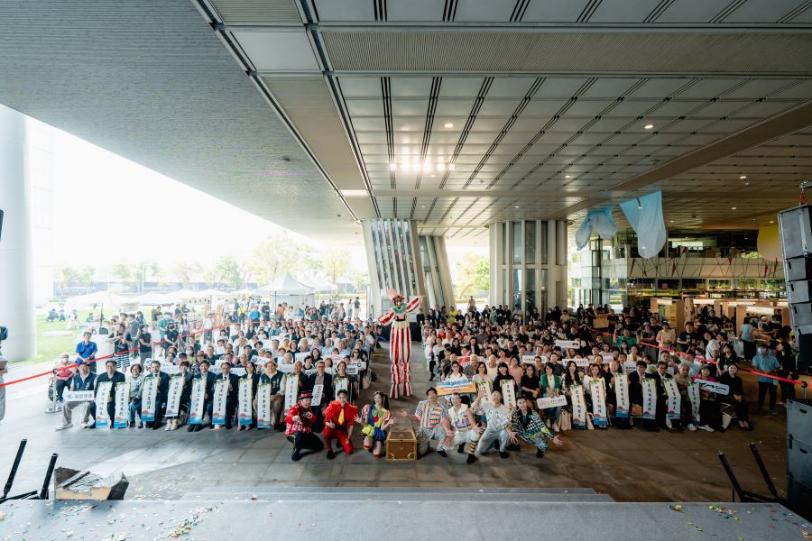 ▲「2025高雄城市書展」今(15)日於高雄市立圖書館總館舉行,在各領域先進的出席下共同見證書展隆重開幕。