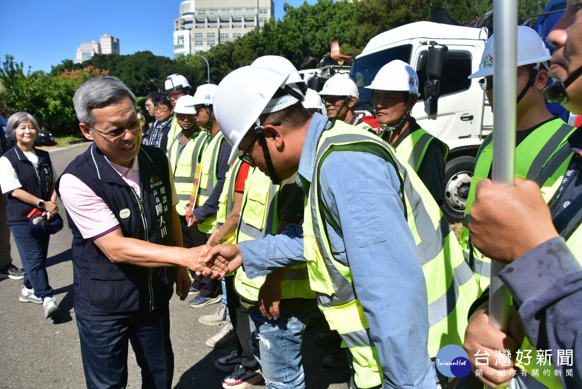 陳大田局長感謝建設局團隊不眠不休的辛勞表現。