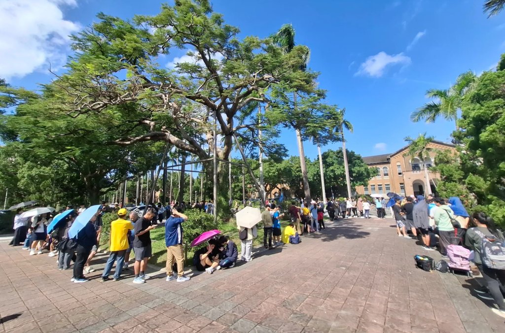 台大「雞排之亂」上百人排隊撲空　發文者道歉：不是大氣系、只是情緒失控