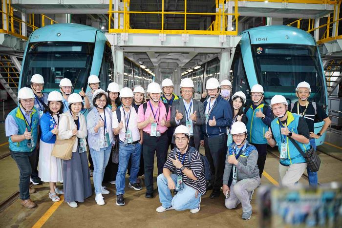 《圖說》亞東科大與新北高工教師社群參訪北捷淡海機廠。〈亞東科大提供〉