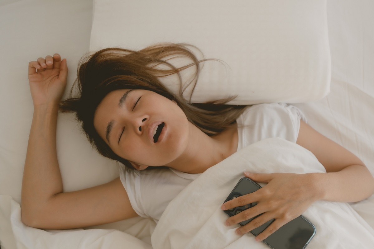 一閉眼就睡著？醫揭真相示警：可能比失眠更危險  下午3點別喝咖啡了