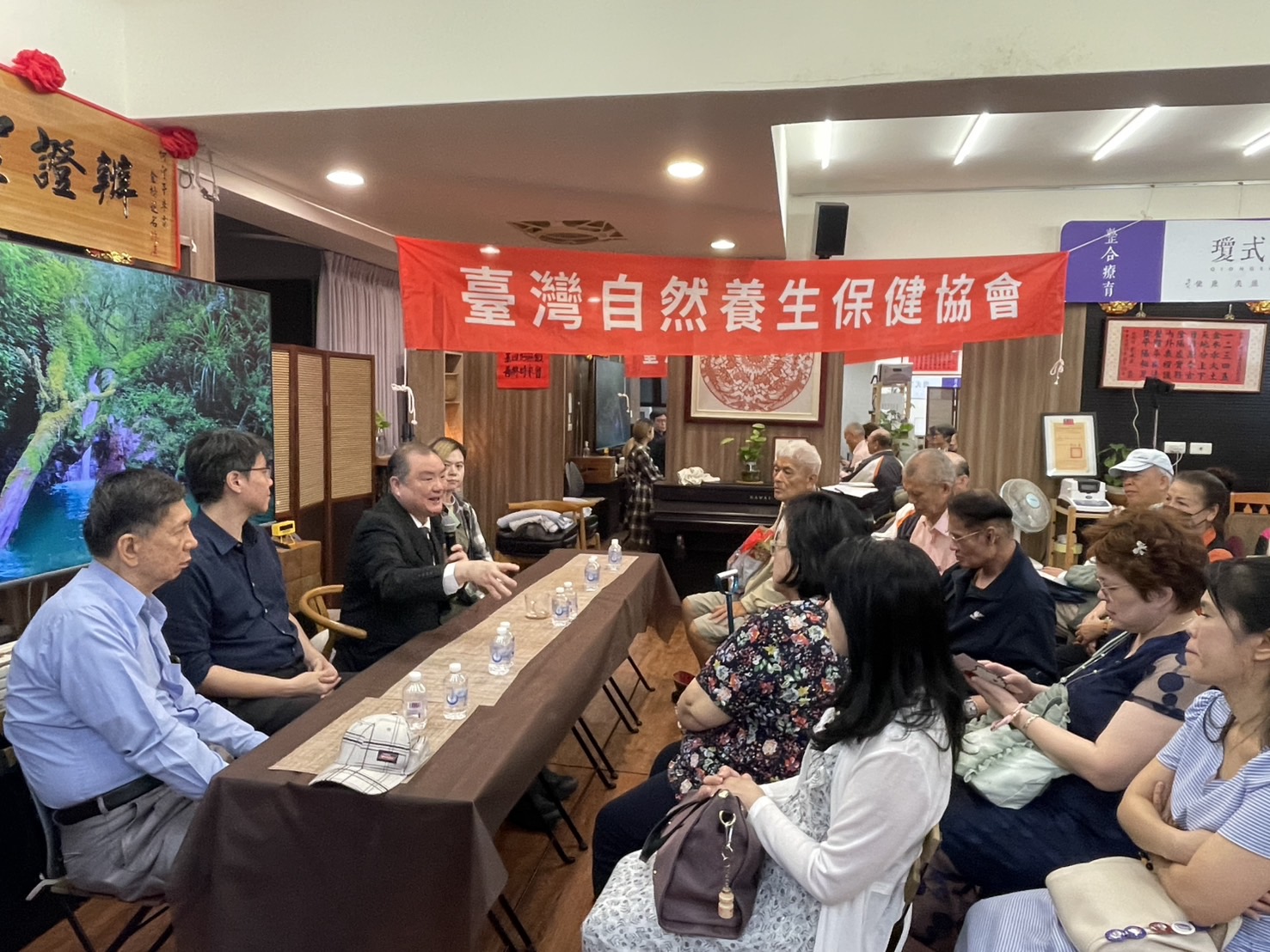 民間56個團體於研討會中與民眾面對面交流，現場座無虛席，受害者踴躍參與討論醫療與司法改革議題。（圖/主辦單位提供）