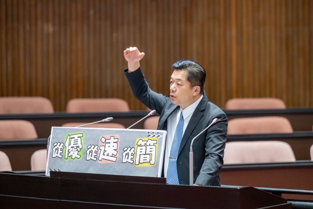 鳳凰重創蘇澳 陳俊宇要求行政院提高災後補助、擴大範圍 244 鳳凰重創蘇澳 陳俊宇要求行政院提高災後補助、擴大範圍 243