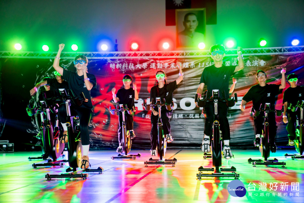 飛輪團隊學生展演。