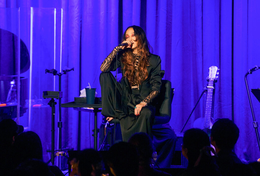 中島美嘉赤腳衝開箱Billboard Live TAIPEI!天后90度鞠躬萌到全場失控 45 AAACCC02695 1 1024x695 1