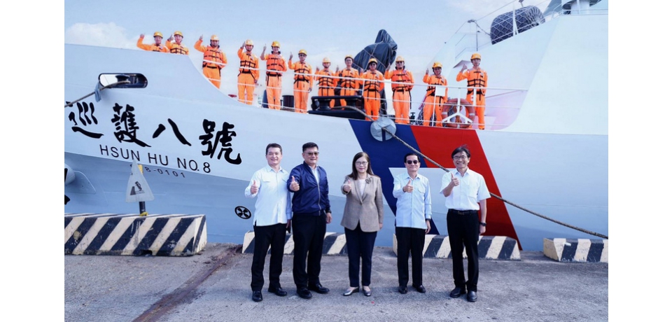 管碧玲迎接「巡護八號」凱旋 感謝海巡守護海上漁民