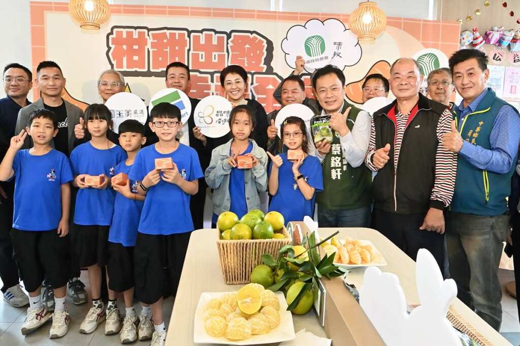 ▲品味南投攜手「全家」首推中寮袋裝柑橘香甜上市。(記者張玉泰攝)