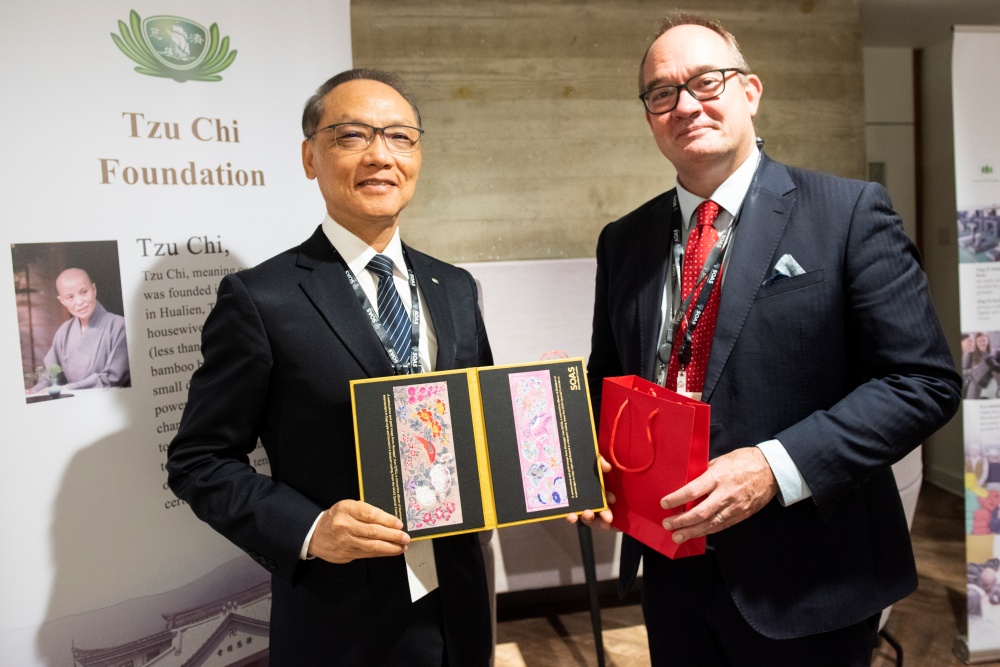 慈濟躍入世界知識殿堂!劍橋大學典藏166冊出版品、英國兩大名校齊聲肯定 218 慈濟躍入世界知識殿堂!劍橋大學典藏166冊出版品、英國兩大名校齊聲肯定 217