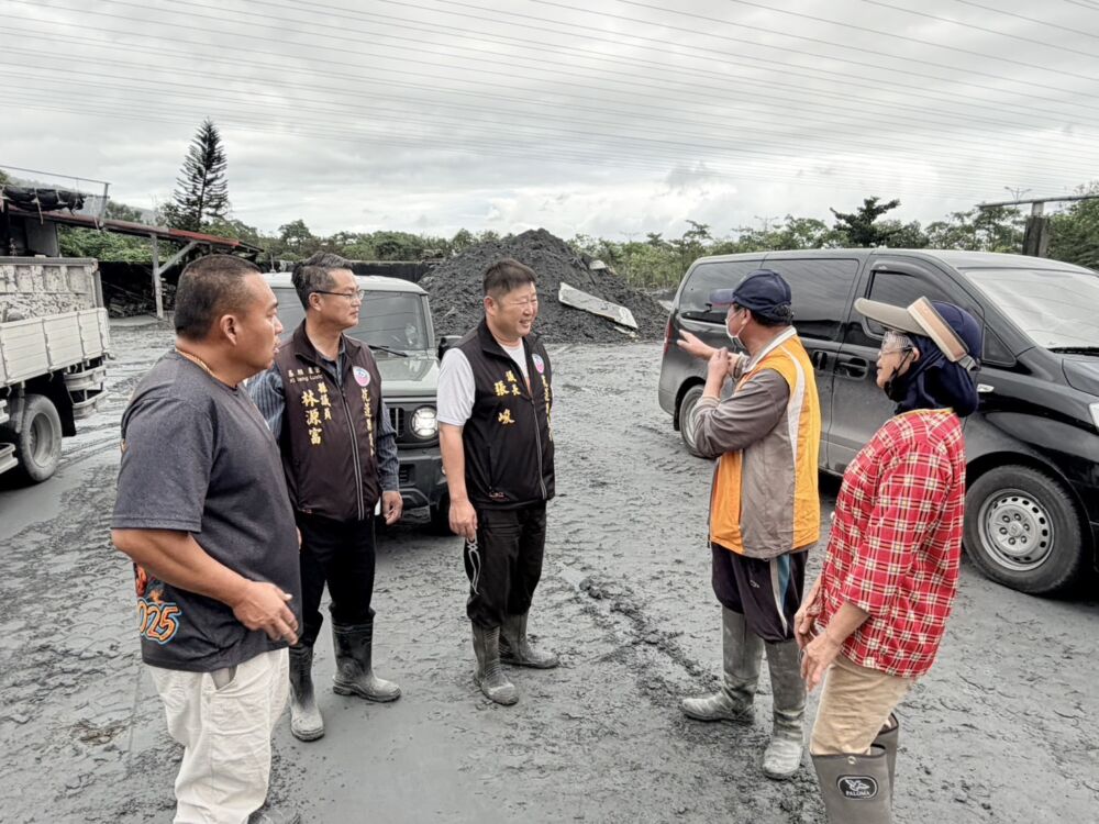 張峻率隊親赴鳳林送物資 承諾攜手地方儘速災後復原 210 張峻率隊親赴鳳林送物資 承諾攜手地方儘速災後復原 209