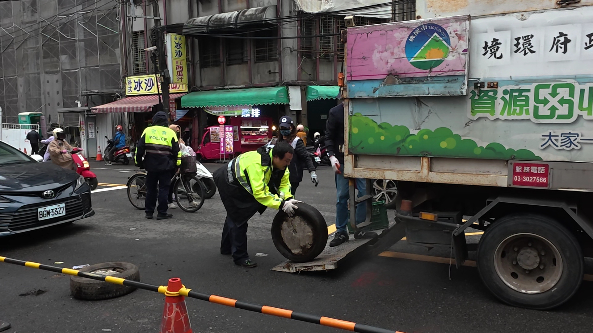 南門市場周邊加強清除占道物與違停 市府籲民眾配合交通管制 400913