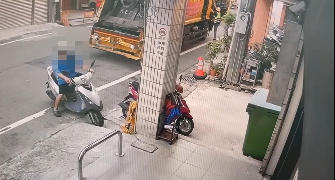 李男殘忍殺妻後,便馬上騎車前往距住家一公里的內壢派出所。(記者翻攝)