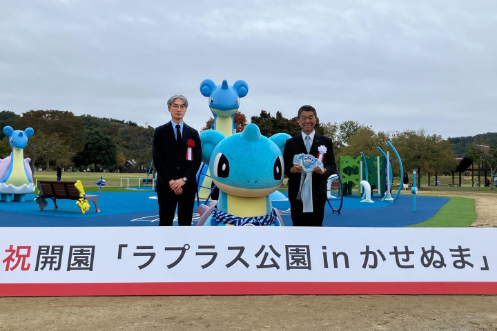 開幕式當天的合照,左起寶可夢公司 COO 宇都宮崇人、宮城縣知事村井嘉浩。 圖:The Pokémon Company/提供