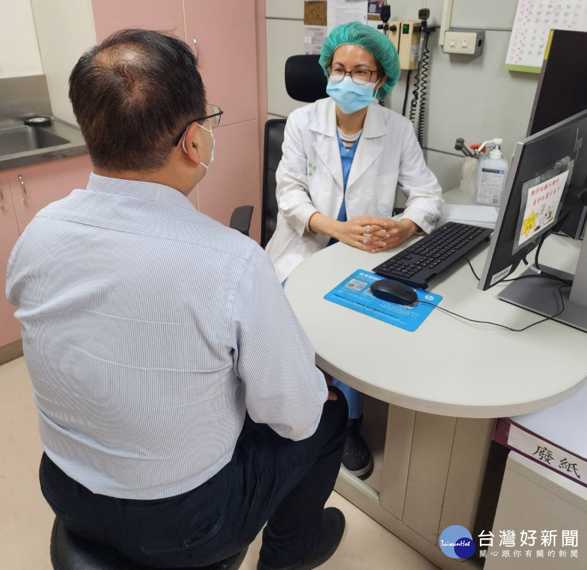 新竹臺大分院神經部陳郁欣醫師說明「傷害可塑性疼痛」的成因與治療方向。